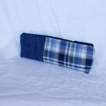 Trousse de crayon upcycling bleu carreaux